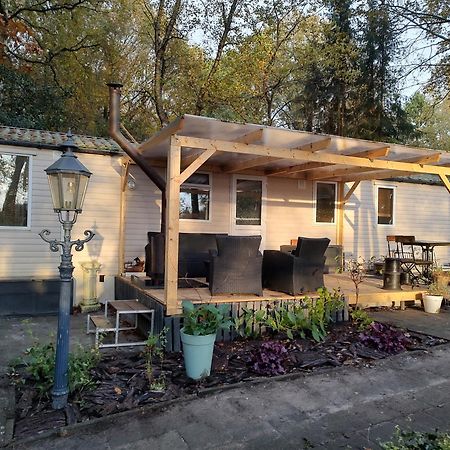 Chalet Met Veranda Aan Bosrand Vledder Экстерьер фото